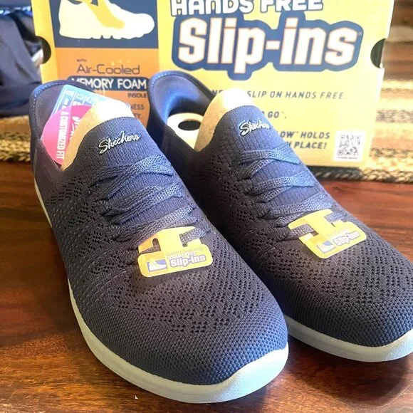 SKECHERS Hands-Free Slip-ins NEW in Box - Navy w/light gray outsole - Size 8 Med - Picture 1 of 16